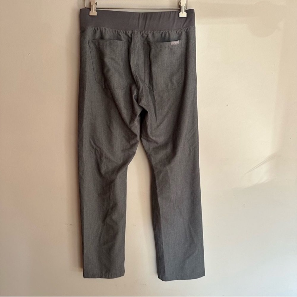 Figs Livingston basic scrub pants in graphite gray XS - Picture 2 of 6